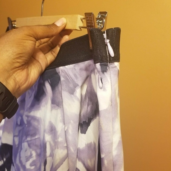 Ellen Tracy | Women's Purple & White Floral Swing Skirt (Size 14) - Picture 6 of 7